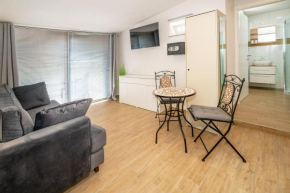 Studio Apartment Gerta with Terrace